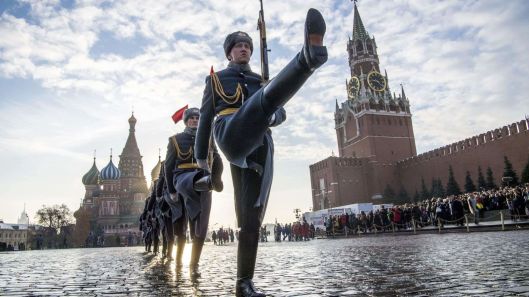 skynews-russia-honour-guards_4630366